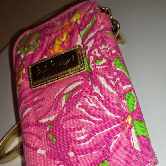 PINK PULITZER PERFECTION: PICK UP PROMPTLY! Lilly P. Beautiful ID Phone Wristlet - Picture 4 of 15